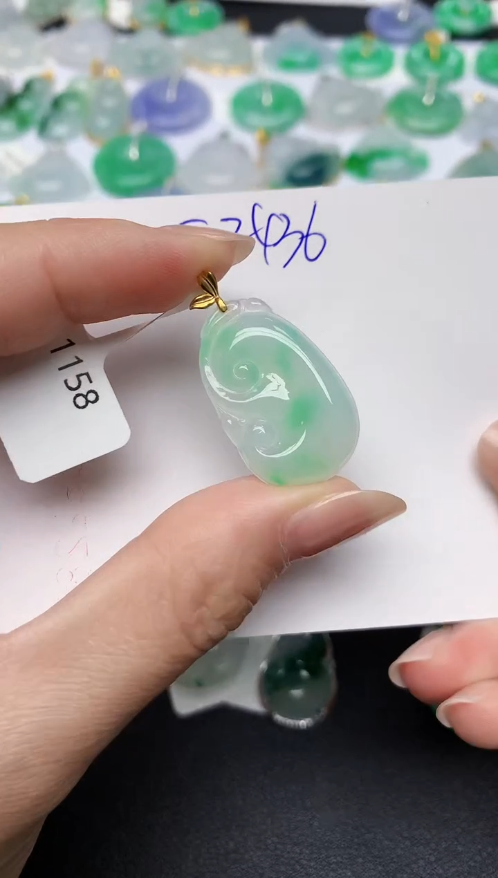 颈饰18K金镶嵌翡翠天然缅甸A货翡翠百元以上9元证书费自理