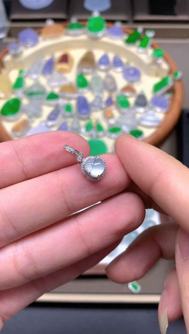 【闪购商品】翡翠颈饰18K金镶嵌挂件