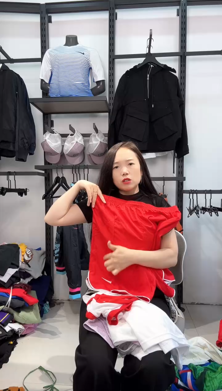 2670编码  瑕疵直播间过款为准 尺码170