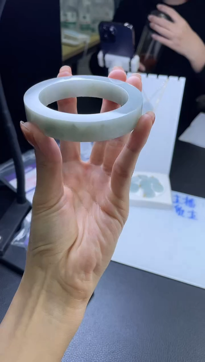 【闪购商品】定制翡翠手镯未镶嵌手镯