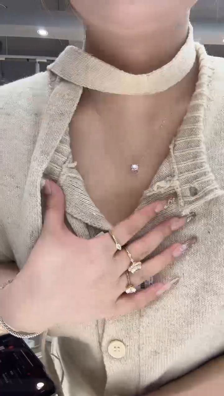 【闪购商品】合成钻石颈饰18K金镶嵌牛头项链