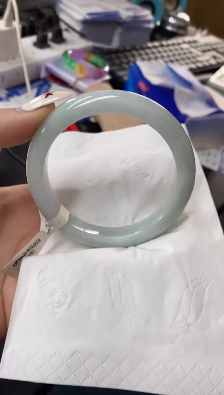 【闪购商品】翡翠手镯未镶嵌翡翠