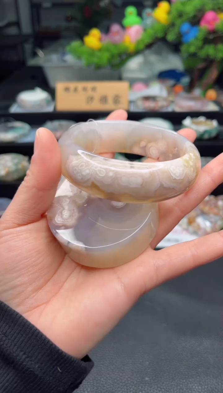 石英质玉未镶嵌手镯64圈口（赠品镯心）3600393