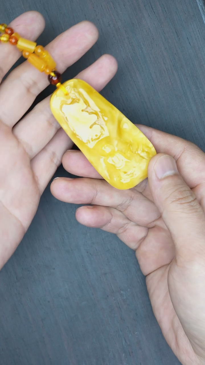 【闪购商品】未镶嵌琥珀裸石蜜蜡雕刻吊坠