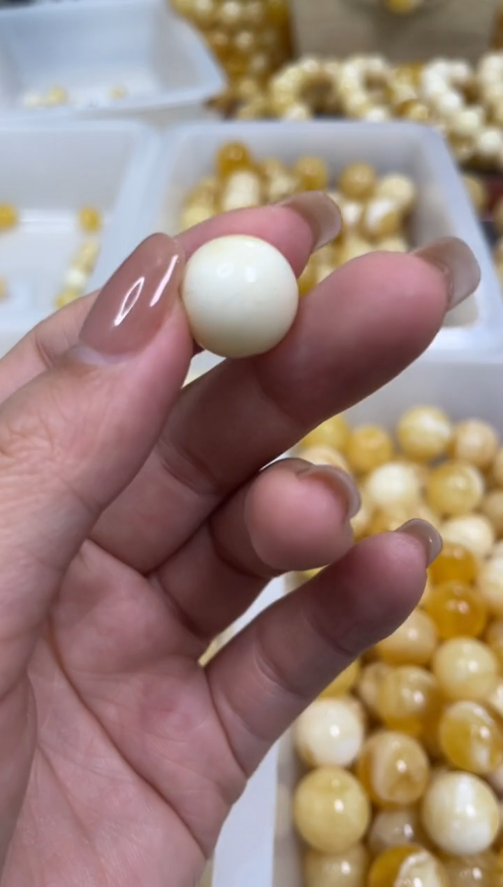 【闪购商品】琥珀颈饰未镶嵌原矿俄料蜜蜡圆珠