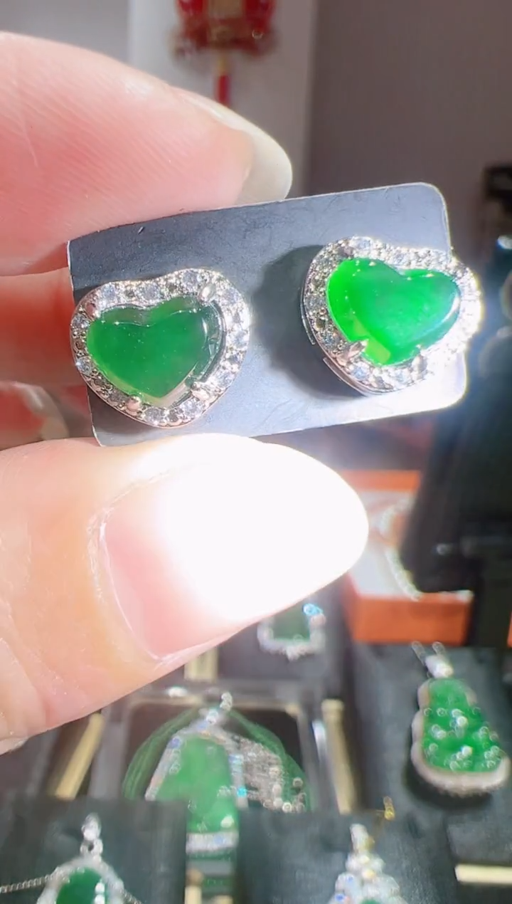 【闪购商品】翡翠耳饰未镶嵌202521264