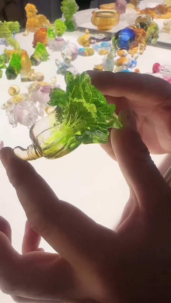 手工艺品琉璃百财在手