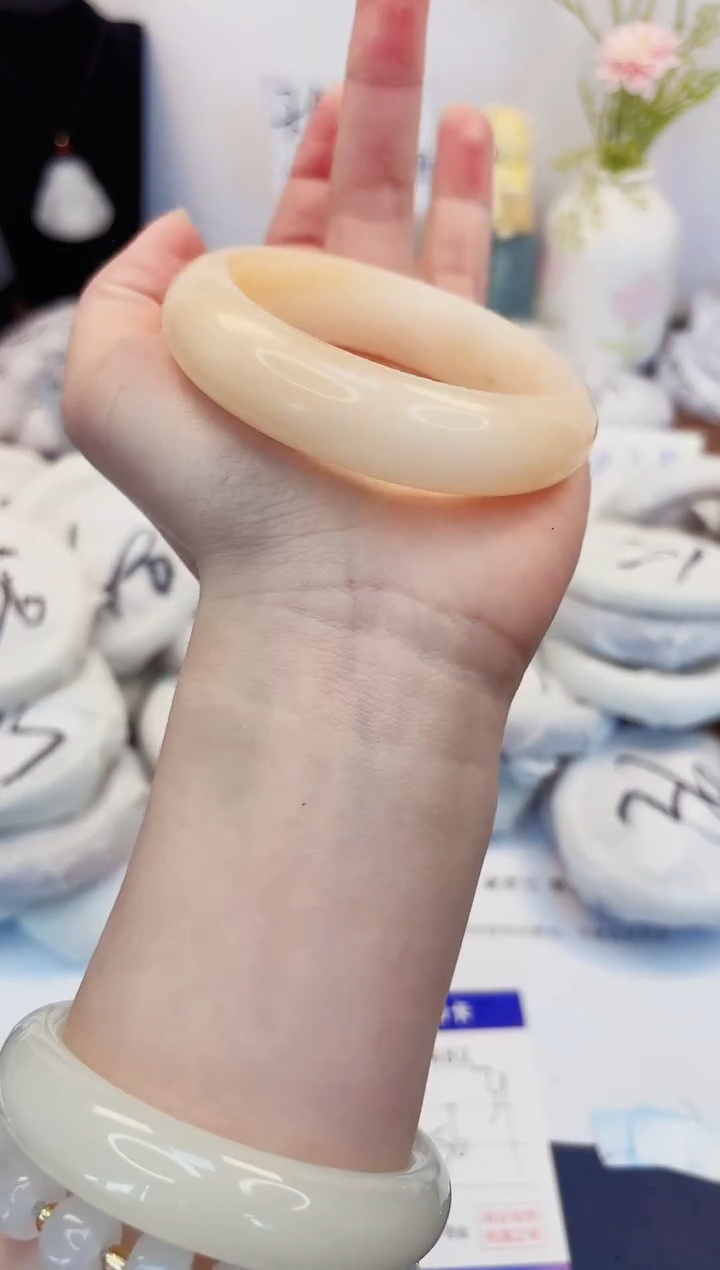 【闪购商品】石英质玉手镯未镶嵌482-财气镯-圈口56