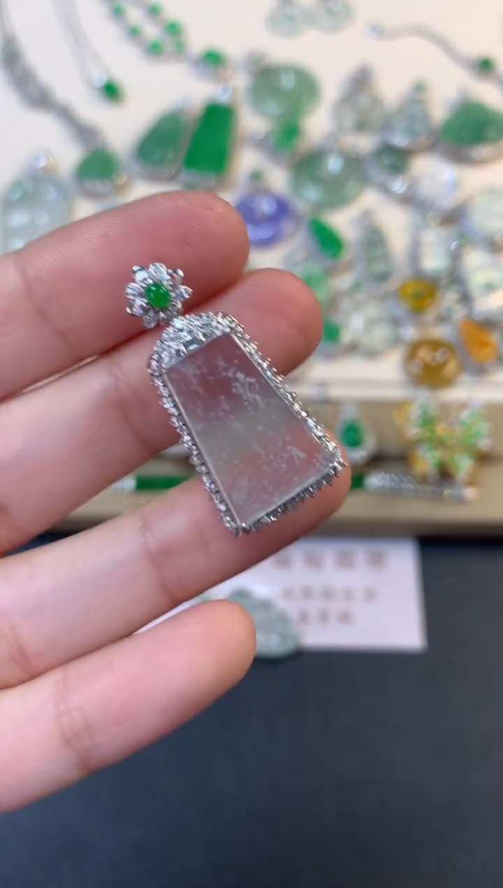 翡翠18K金镶嵌吊坠(不含链)无事牌吊坠7200