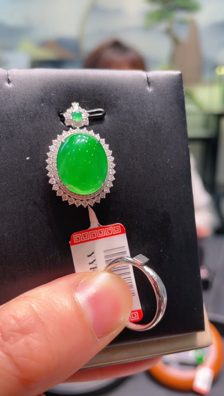 【闪购商品】翡翠颈饰18K金镶嵌A54戒指