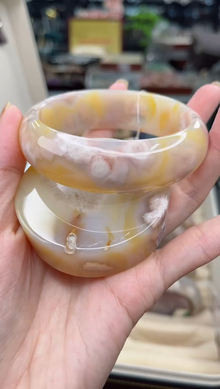 【闪购商品】石英质玉手镯未镶嵌61圈口（赠品镯心）6569300