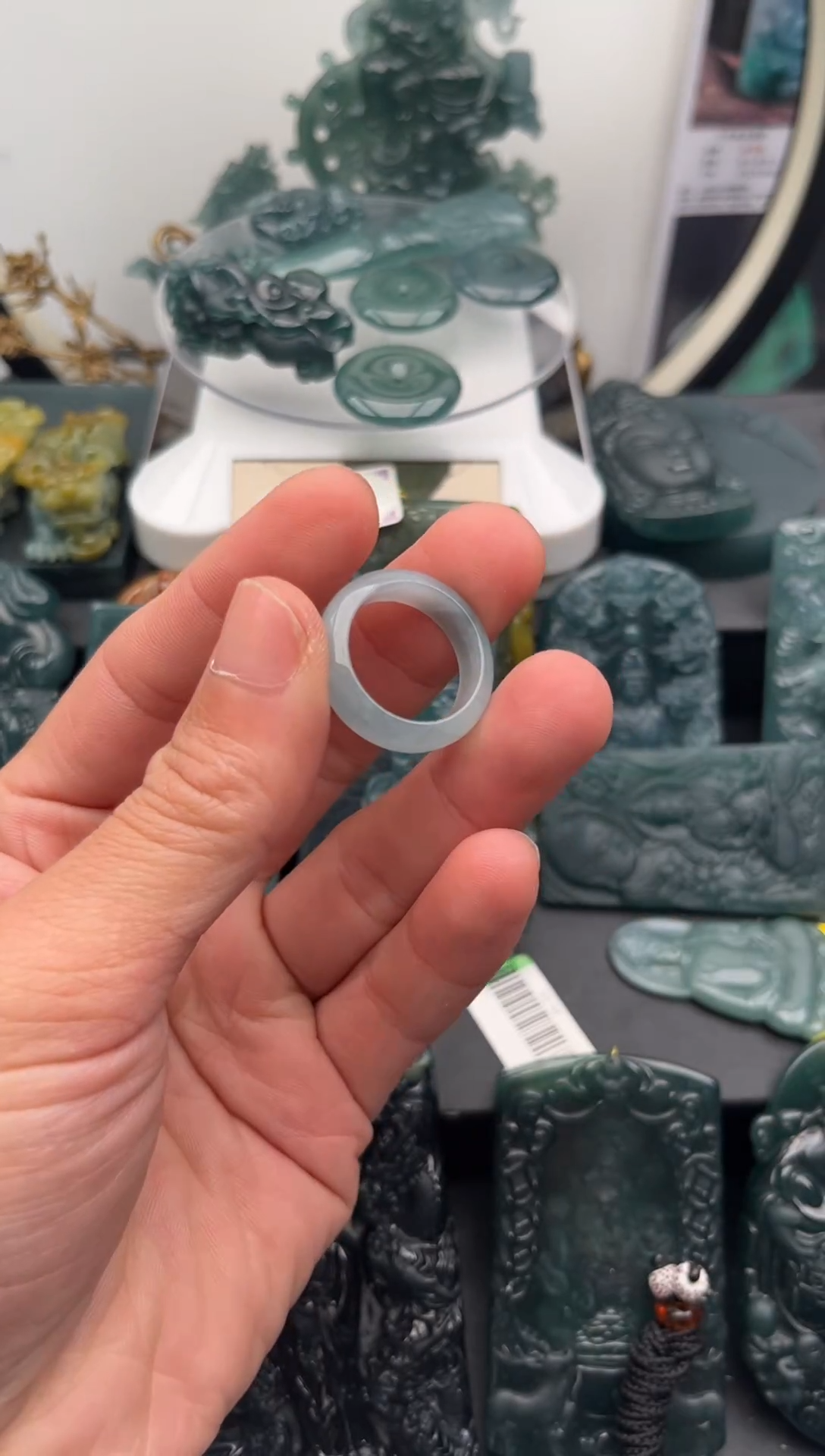 颈饰未镶嵌翡翠戒圈