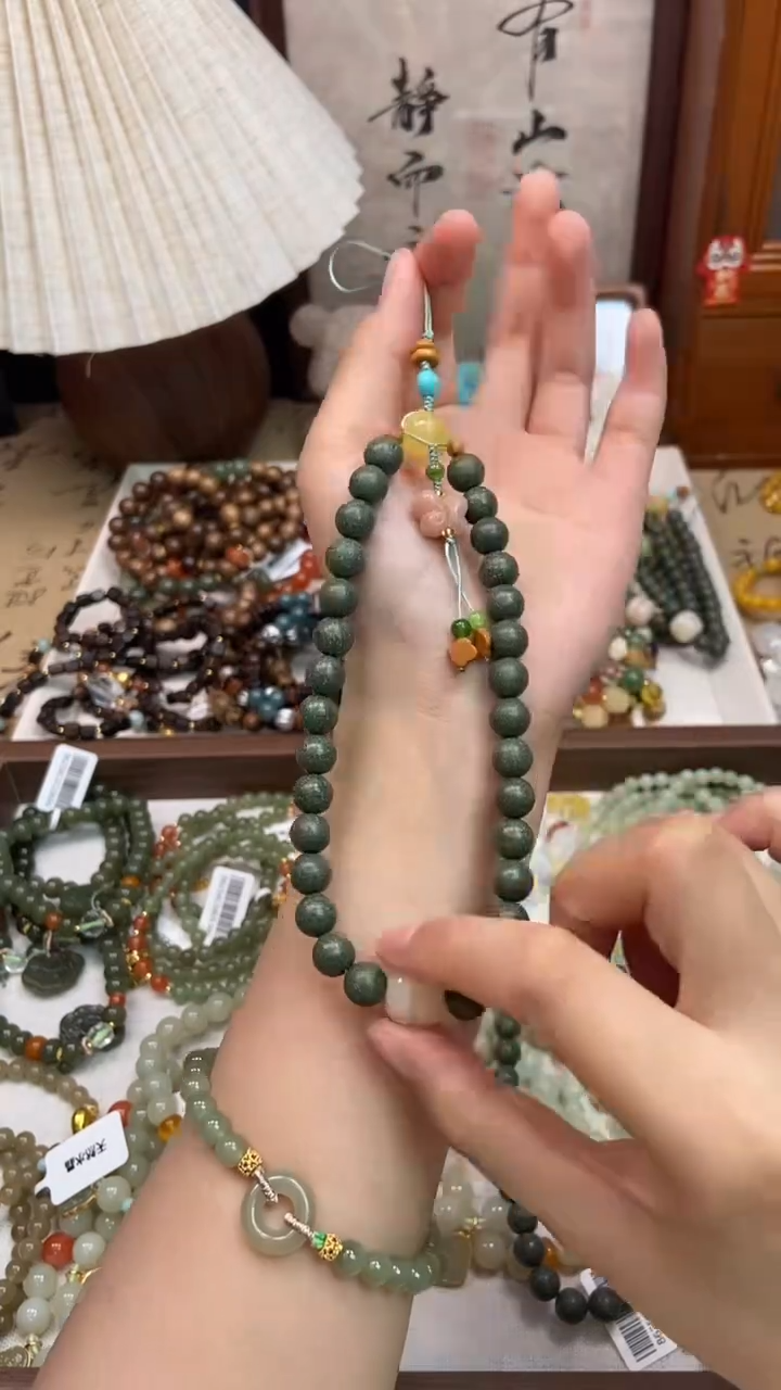 未镶嵌檀香木手串245