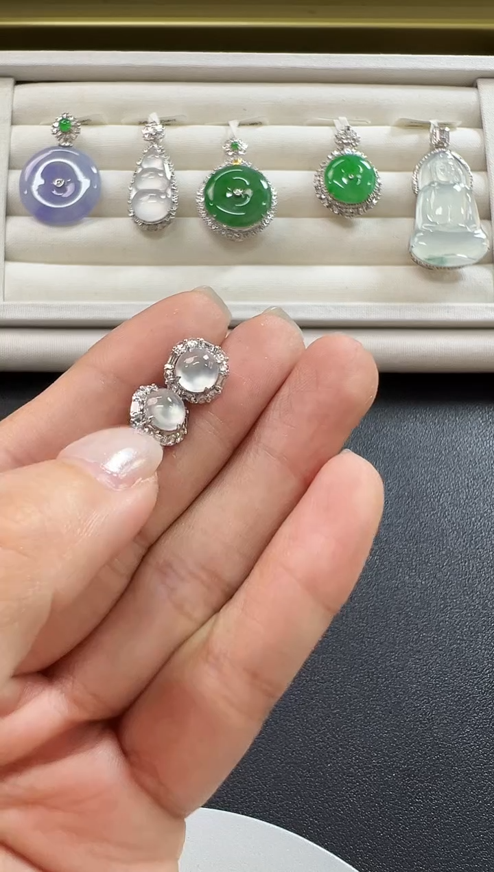 18K金镶嵌翡翠耳饰KXJW1212-026