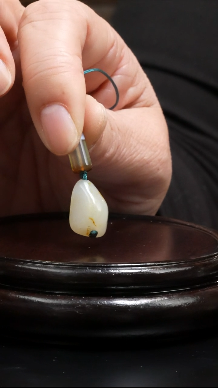 【闪购商品】和田玉吊坠(不含链)未镶嵌4.1克和田玉原石