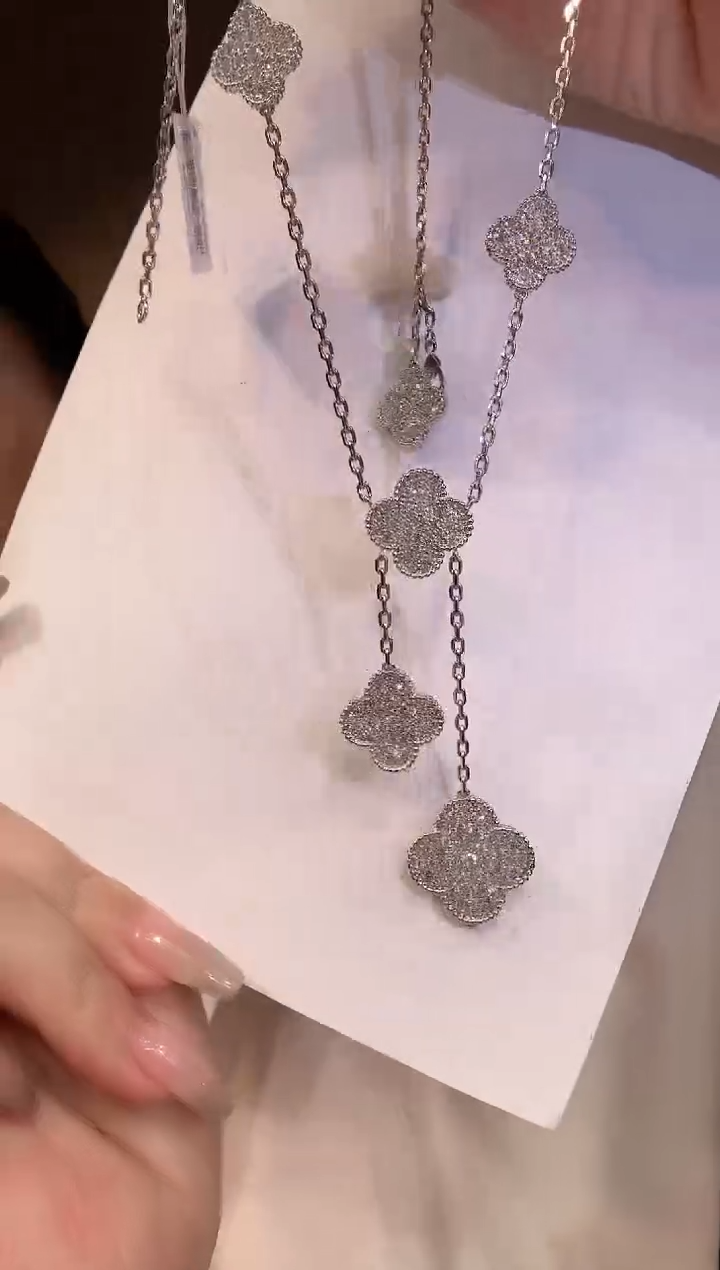 项链18K金镶嵌钻石满钻六花项链