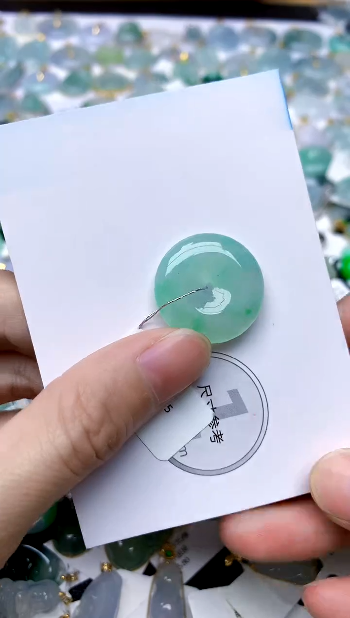 颈饰未镶嵌翡翠天然A货翡翠