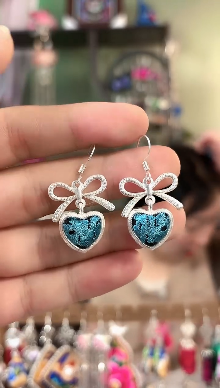 彩云南阁非遗老绣苗银饰品272