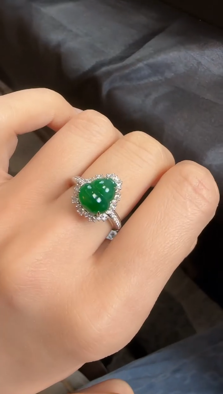 【闪购商品】翡翠戒指18K金镶嵌635葫芦一枚