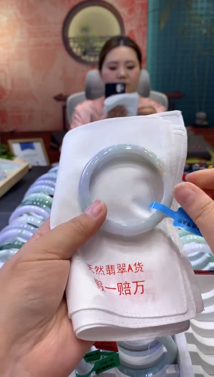【闪购商品】翡翠手镯未镶嵌多人0003562
