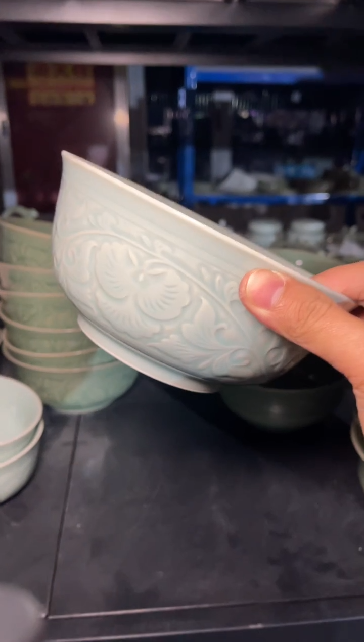 微瑕 天青 7英寸宫廷牡丹面碗1只