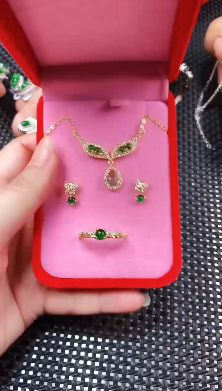 【闪购商品】翡翠套链未镶嵌111111111