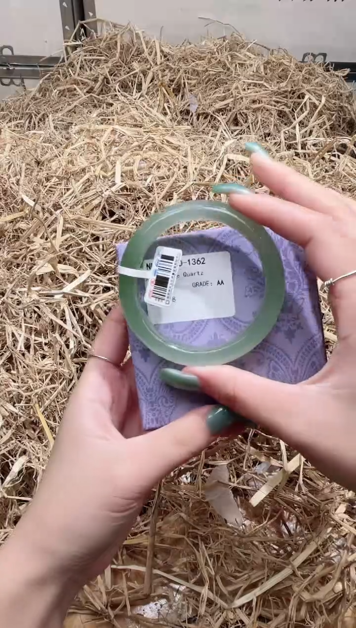 未镶嵌手镯石英质玉D1362Z