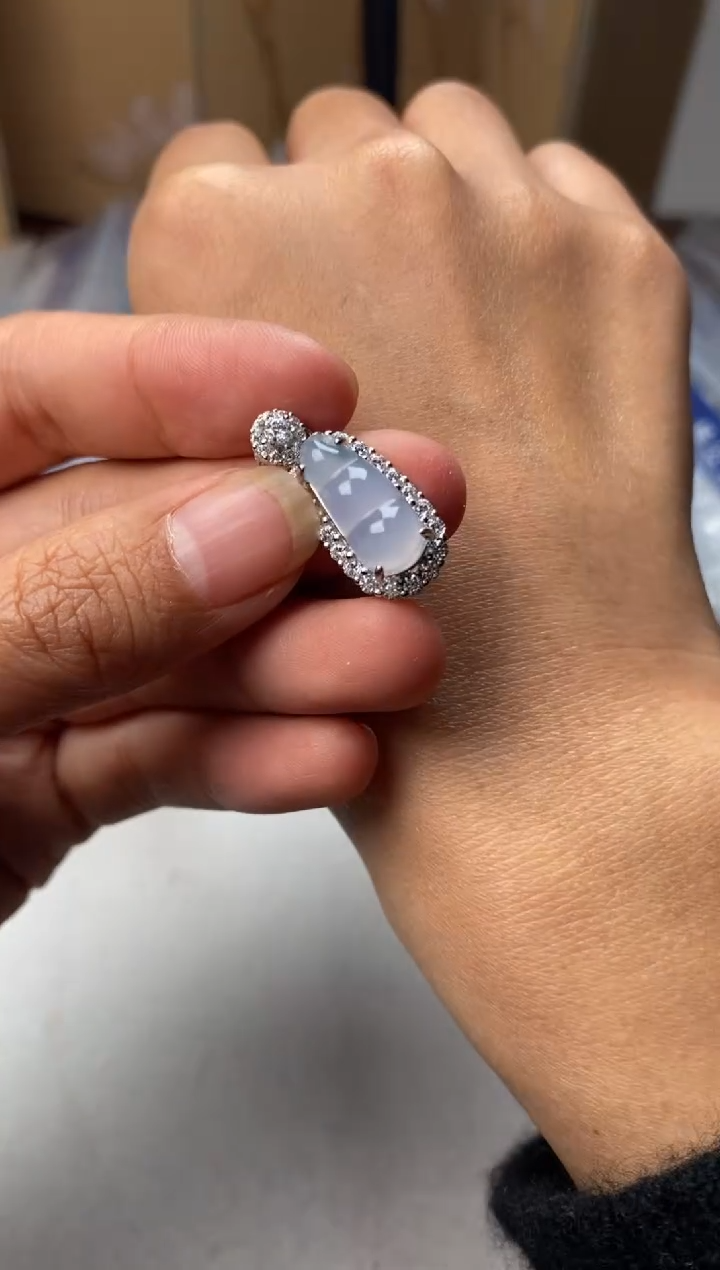 颈饰未镶嵌翡翠**吊坠