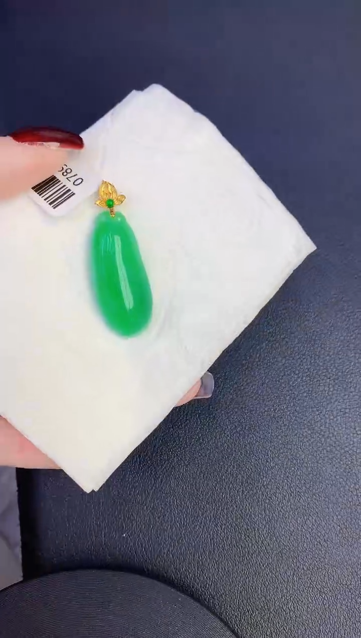 颈饰18K金镶嵌翡翠缅甸天然翡翠a货