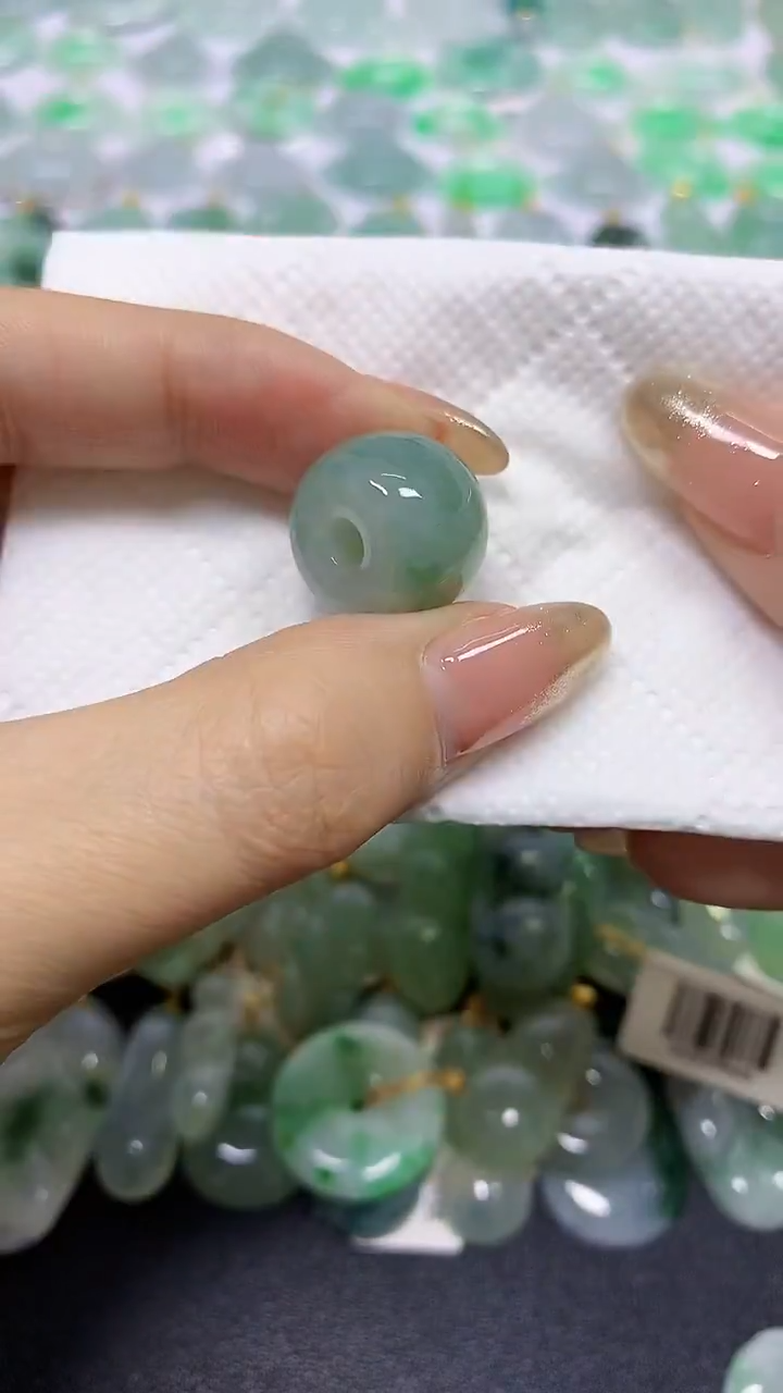 颈饰未镶嵌翡翠A货