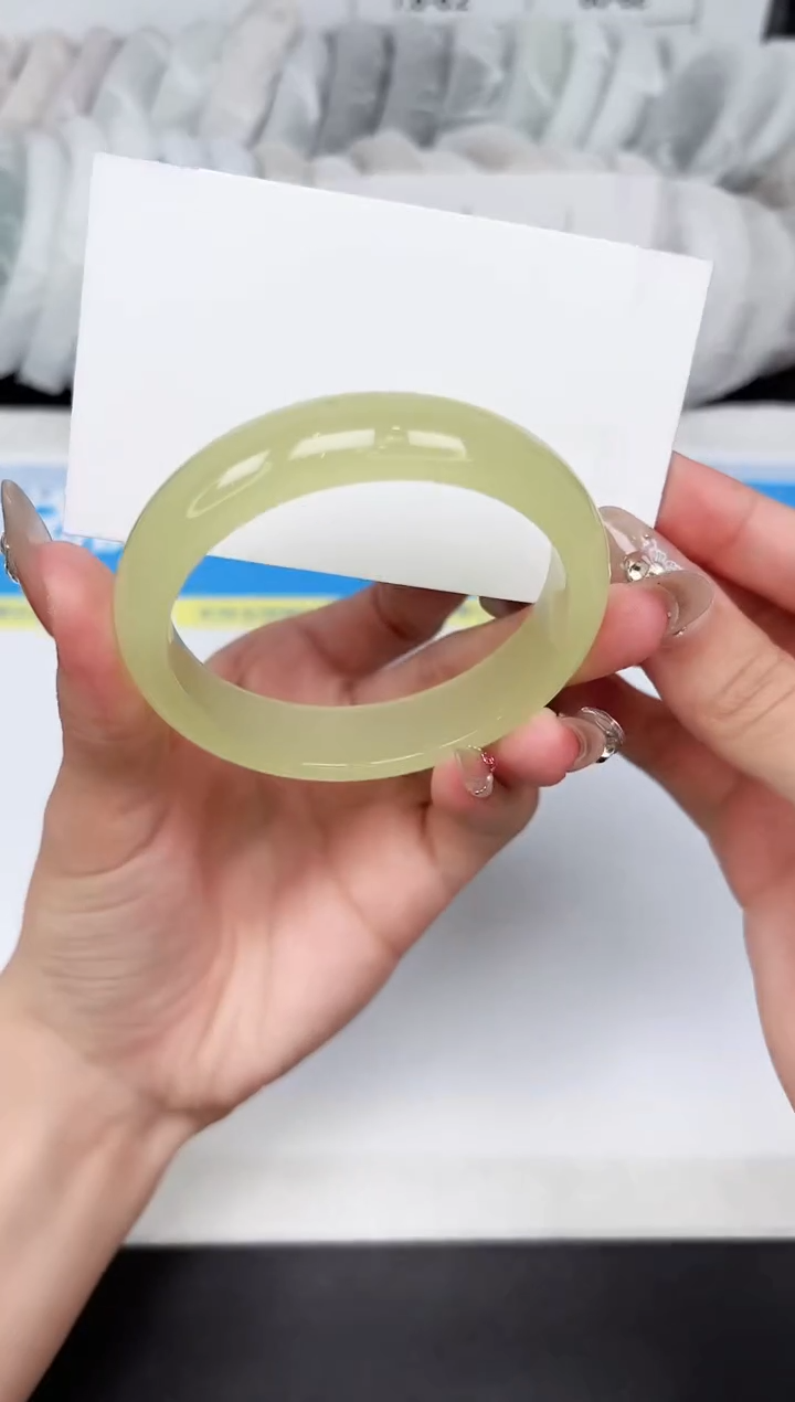 石英质玉手镯未镶嵌138-54.0