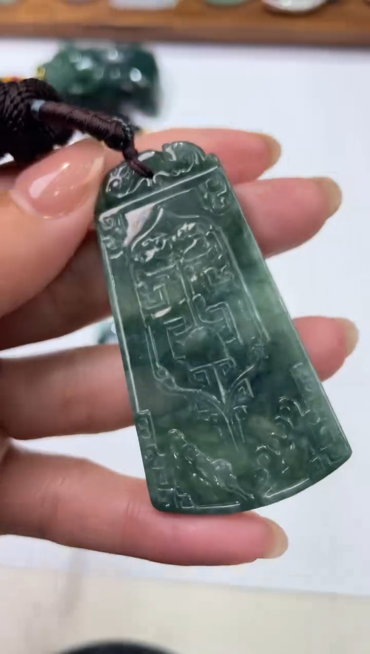 【闪购商品】翡翠未镶嵌颈饰2207546  