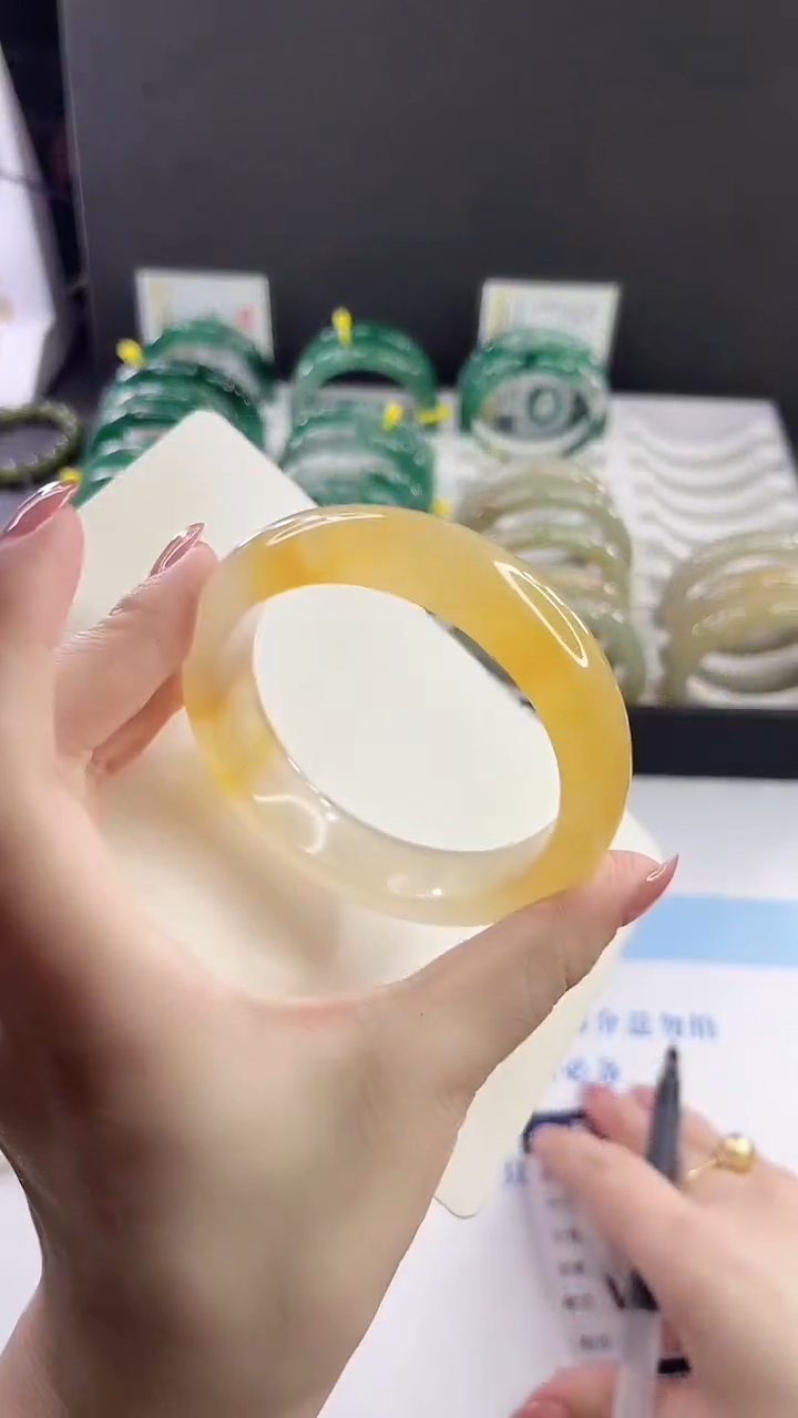 未镶嵌手镯石英质玉多样性发货V90