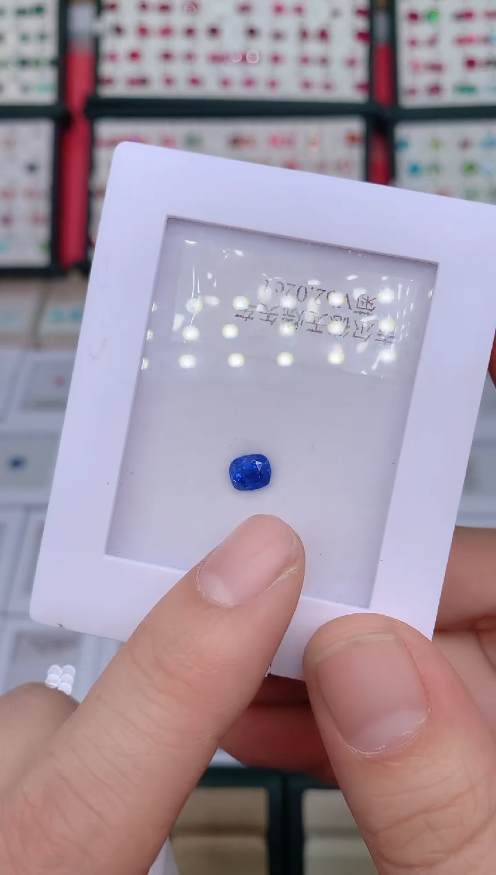 裸石蓝宝石无烧吉尔德2.02ct