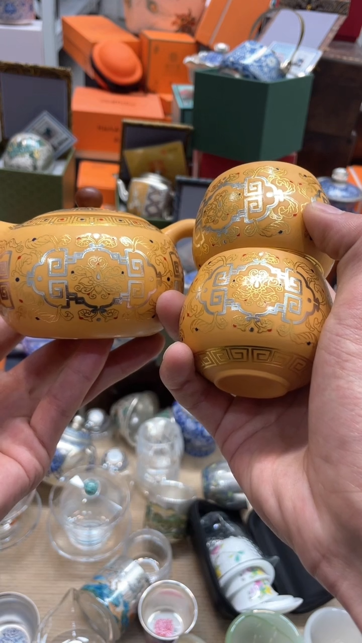 【闪购商品】@@@@@@@@@黄金段紫砂壶+2杯