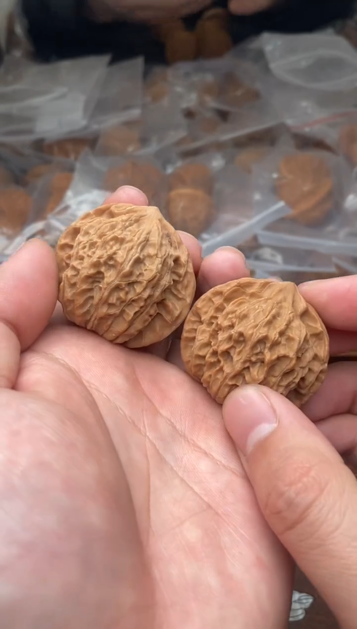 【闪购商品】文玩核桃把件G183号37尺灯笼.团