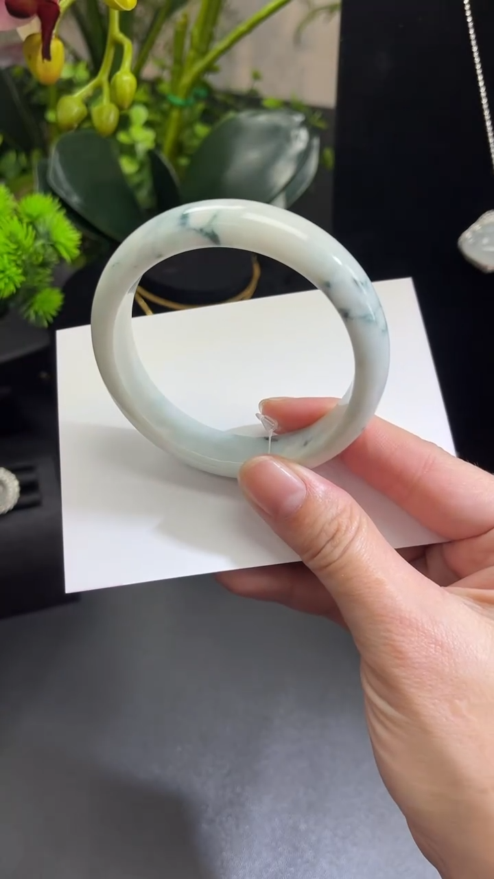 【闪购商品】翡翠手镯未镶嵌57飘花正圈