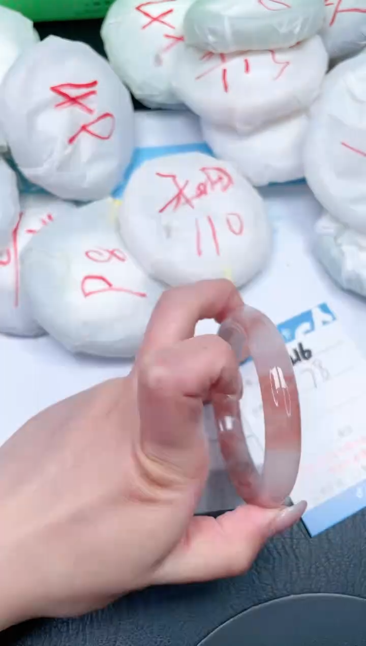 【闪购商品】石英质玉手镯未镶嵌216-58.5