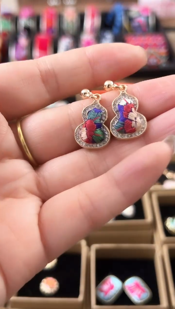 【闪购商品】织绣民族风老绣饰品170