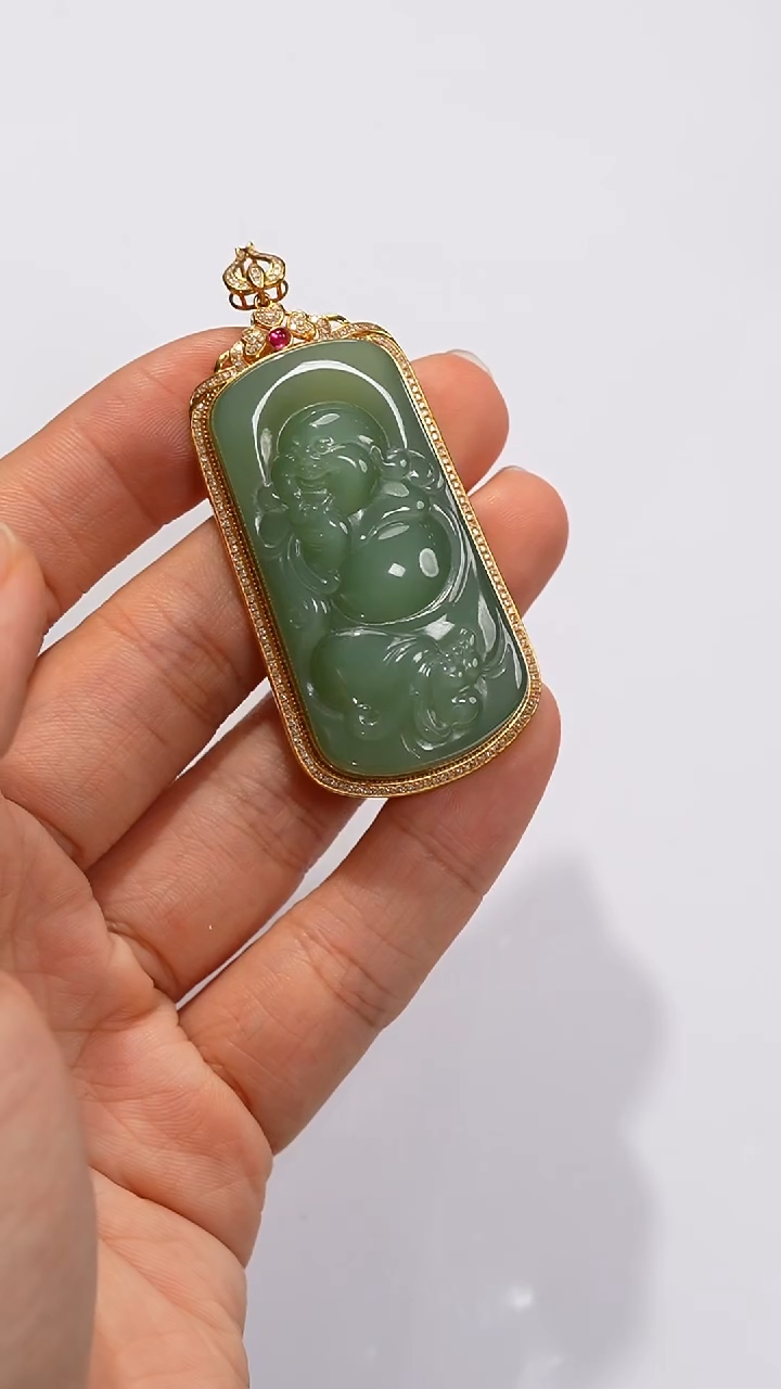 和田玉18K金镶嵌颈饰碧玉粉青佛公