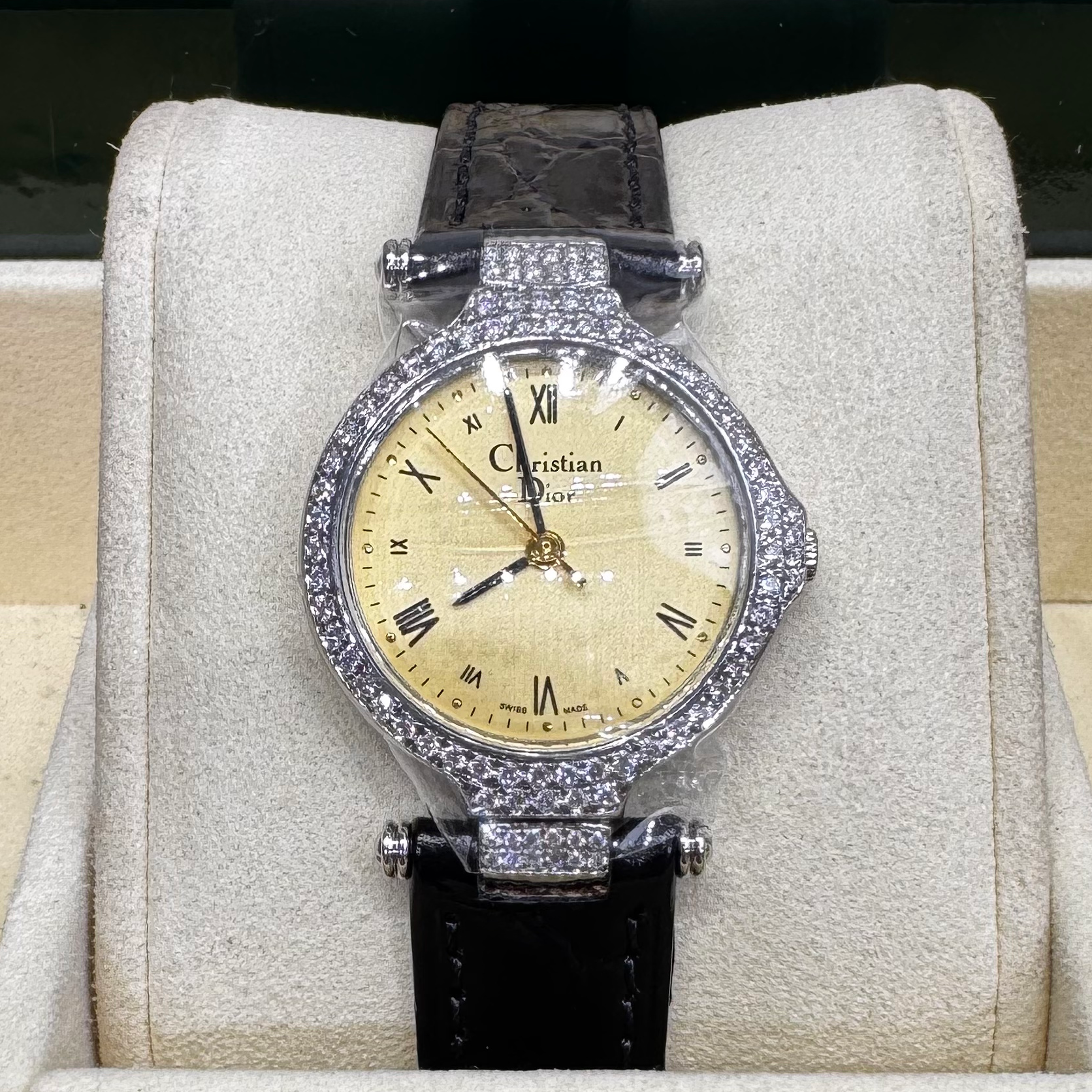 95新 DIOR/迪奥 95新 DIOR/迪奥 石英表后镶钻盘26/256101527