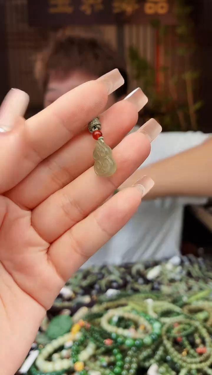 和田玉未镶嵌颈饰拍一发一