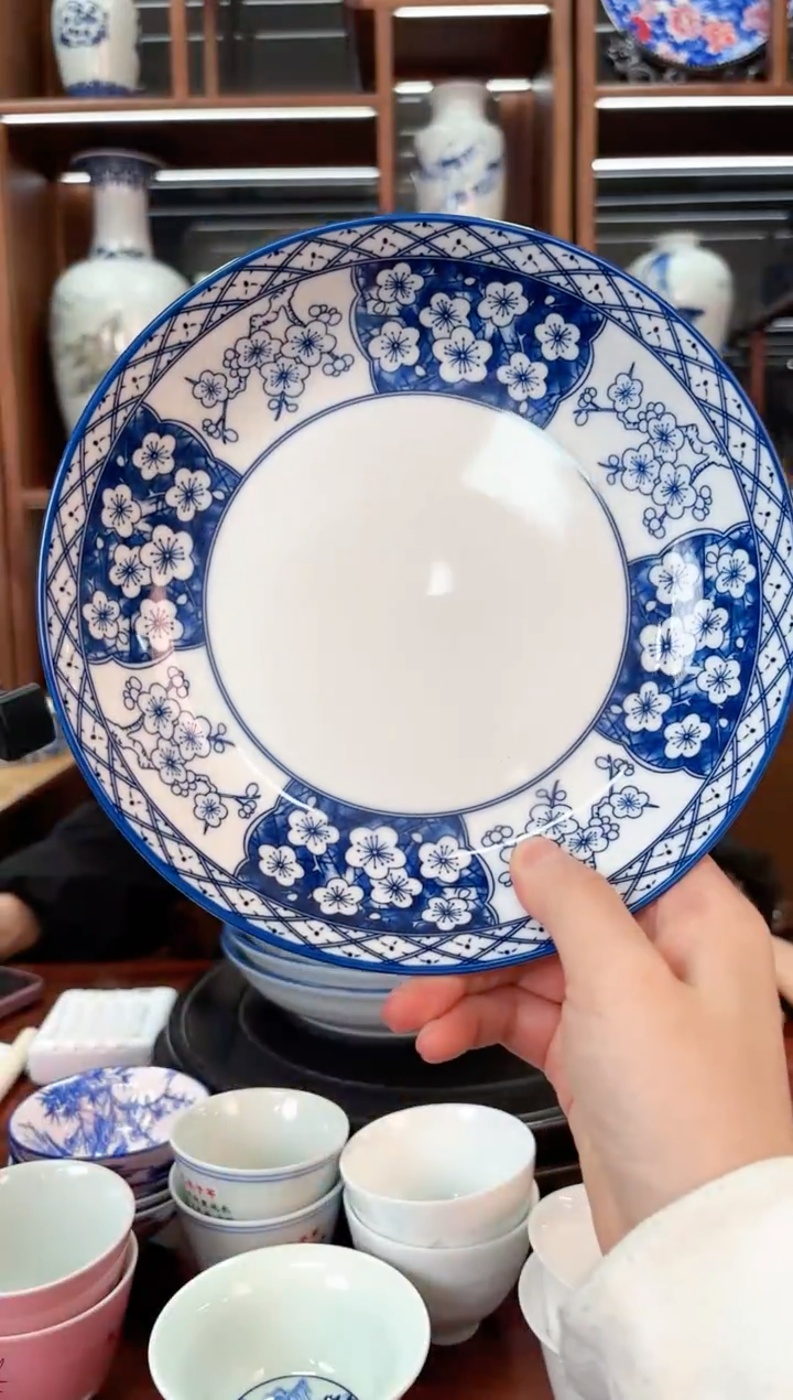 A82景德镇青花六寸饭盘一只