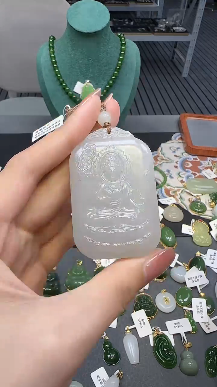 未镶嵌和田玉挂件1