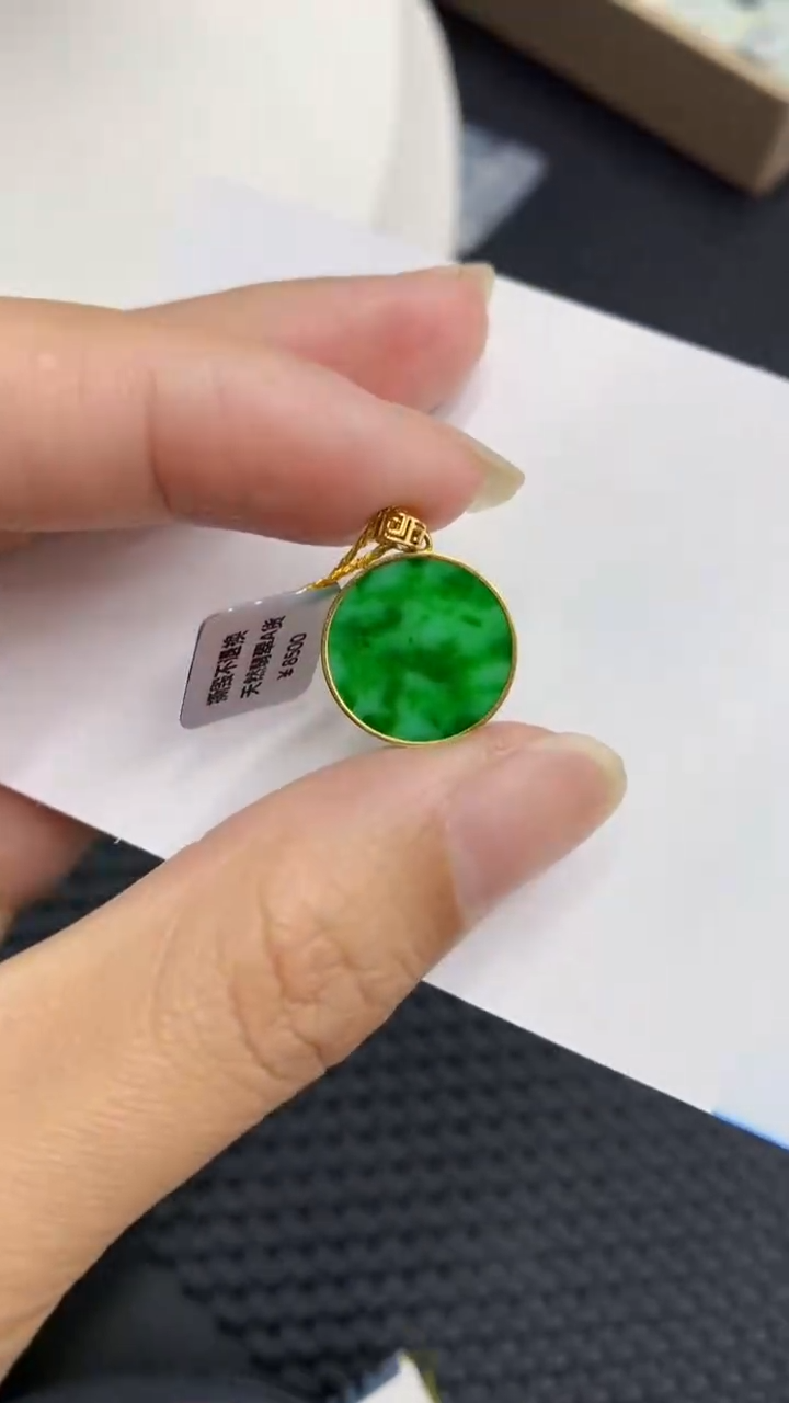 【闪购商品】翡翠颈饰18K金镶嵌            8