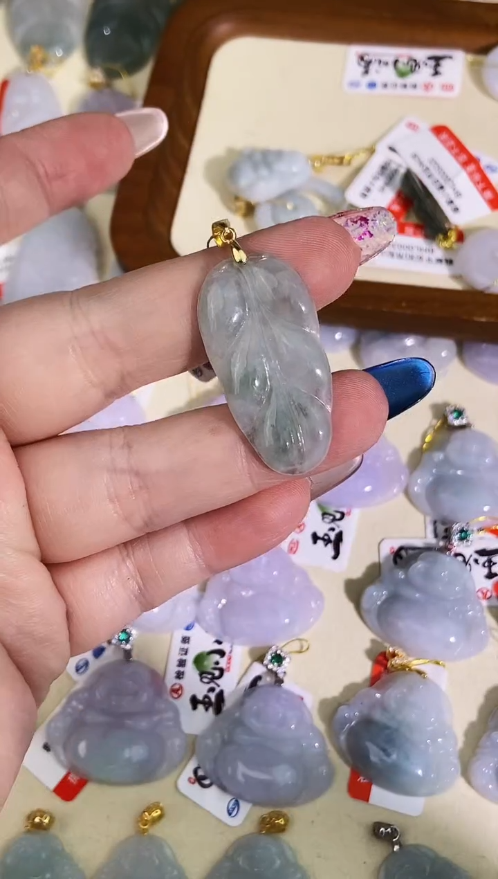 【闪购商品】翡翠颈饰未镶嵌天然缅甸翡翠A货颈饰配绳带礼盒