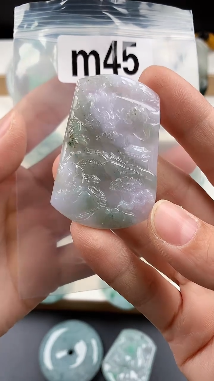 颈饰未镶嵌翡翠天然翡翠吊坠挂件