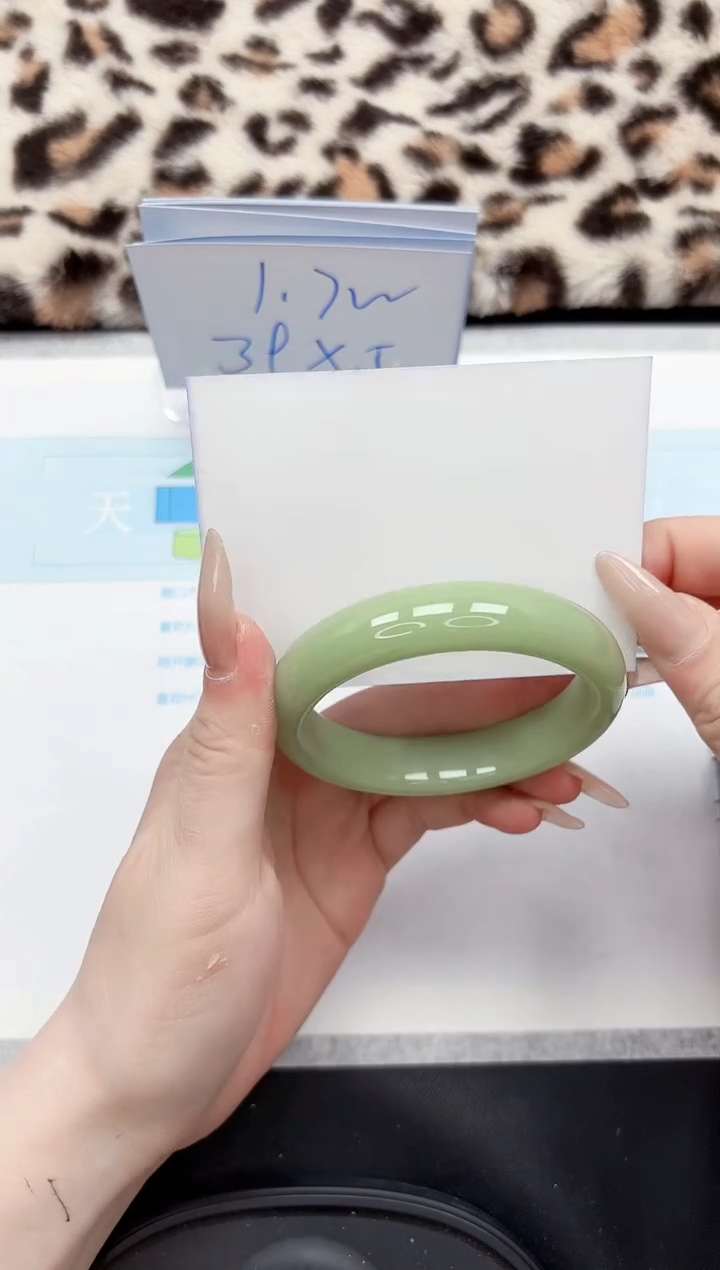 【闪购商品】石英质玉手镯未镶嵌206-58