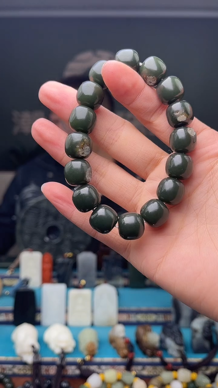 未镶嵌和田玉挂件1