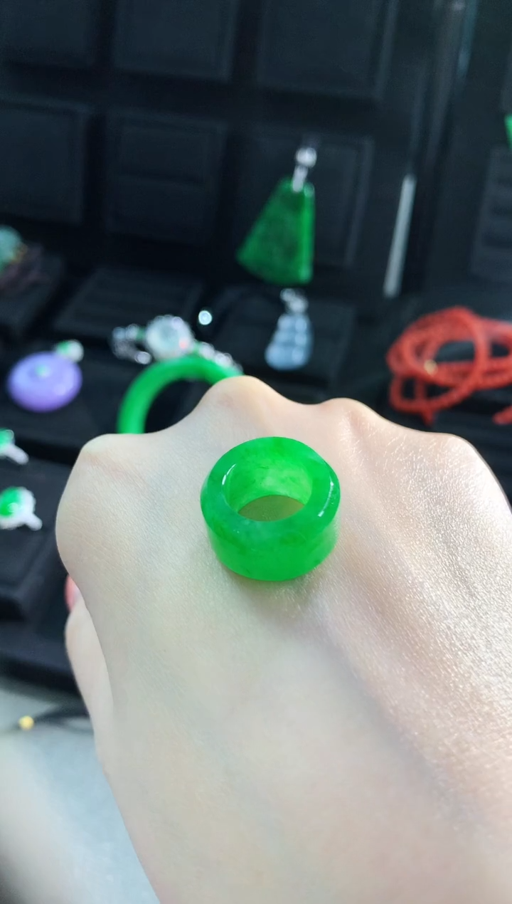 【闪购商品】翡翠颈饰未镶嵌吊坠